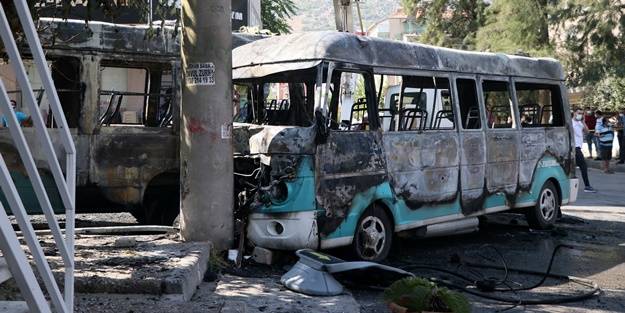 İki yolcu minibüsü birbirine girdi: 6 yaralı