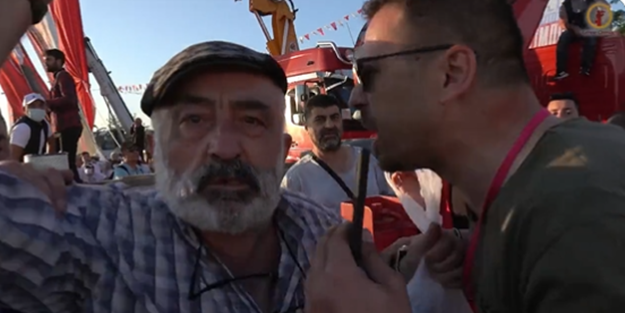 İki yüzlü CHP'lilerin mitinginde rezillik! A Haber çalışanı sanıp DHA muhabirine saldırdılar