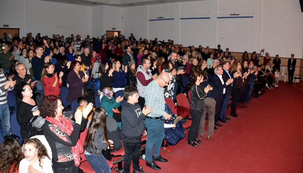 İkinci Bahar, Aliağalıları kahkahaya boğdu 