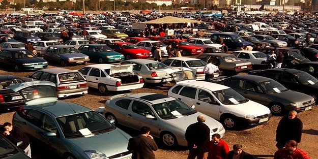 İkinci el araç fiyatları yine fırladı