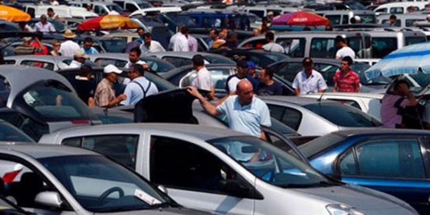 İkinci el oto pazarlarında bayram havası