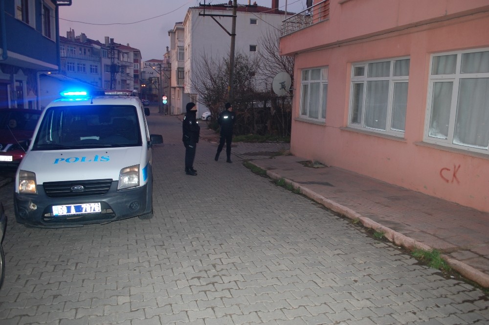 İkinci kattan düşen yaşlı kadın ağır yaralandı 