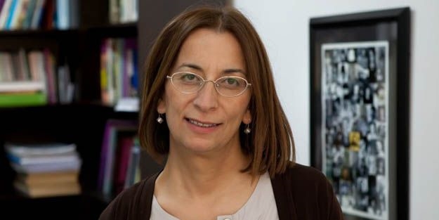 İkiyüzlü kadın babasının çiftliği gibi kullanıyor