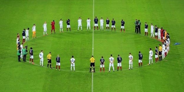 İkiyüzlü UEFA'ya rağmen protesto!