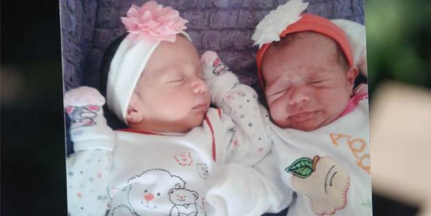 İkiz bebekleri ölüm ayırdı