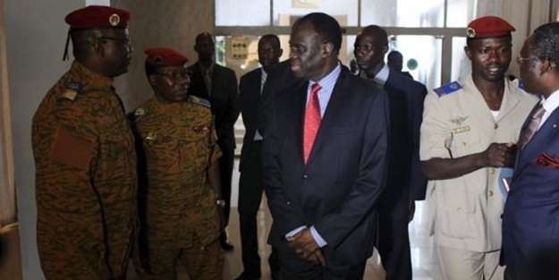 İktidar, darbecilerden geri alındı