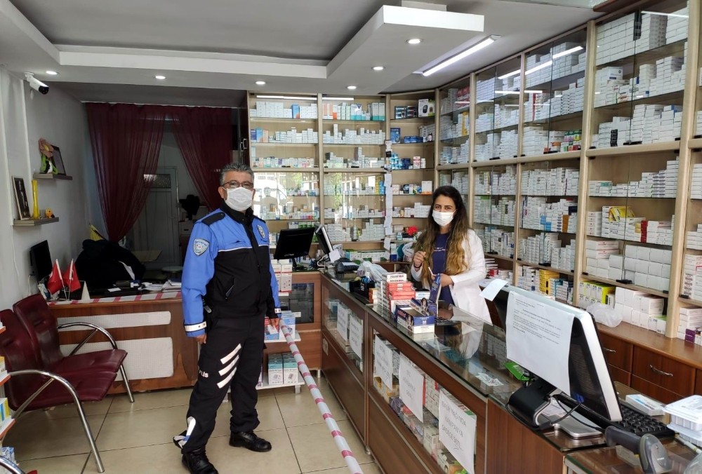 İl Emniyet Müdürlüğü görevlilerinden eczacılara ziyaret 