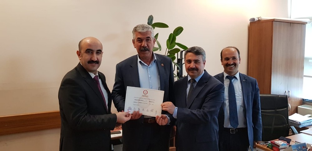 İl genel meclis üyeleri mazbatalarını aldı 
