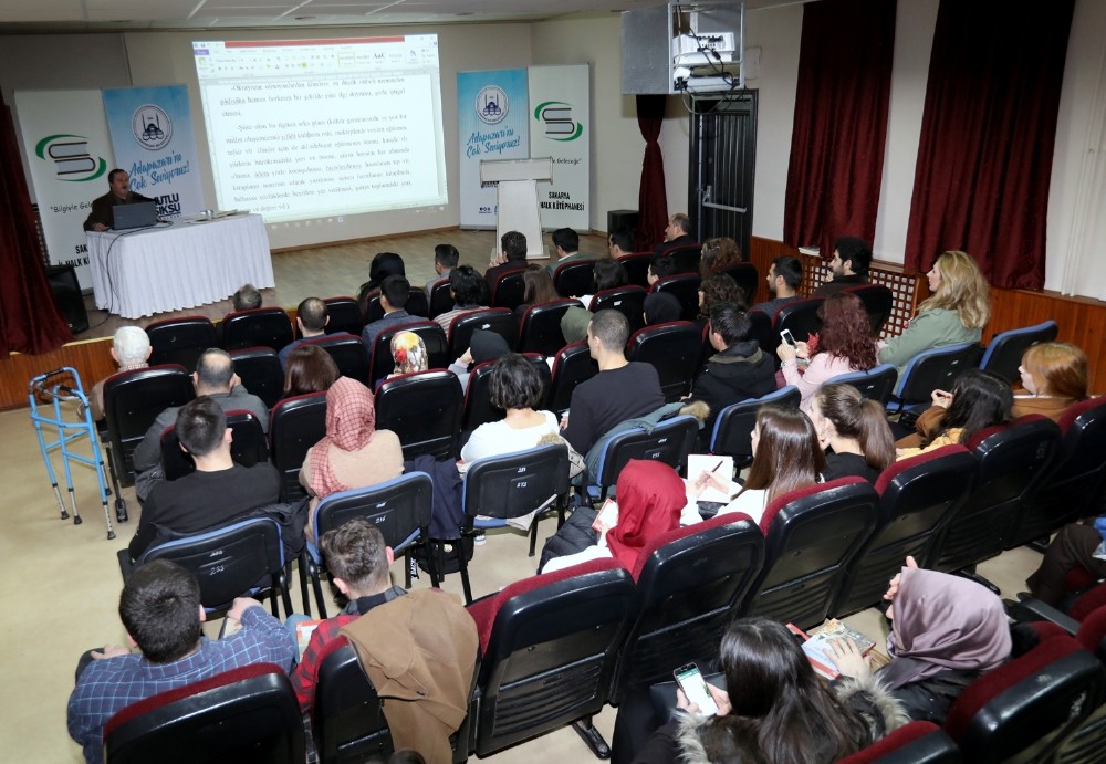 İl Halk Kütüphanesi’nde Osmanlı’da Şiirin Yeri ve Önemi Konuşuldu 