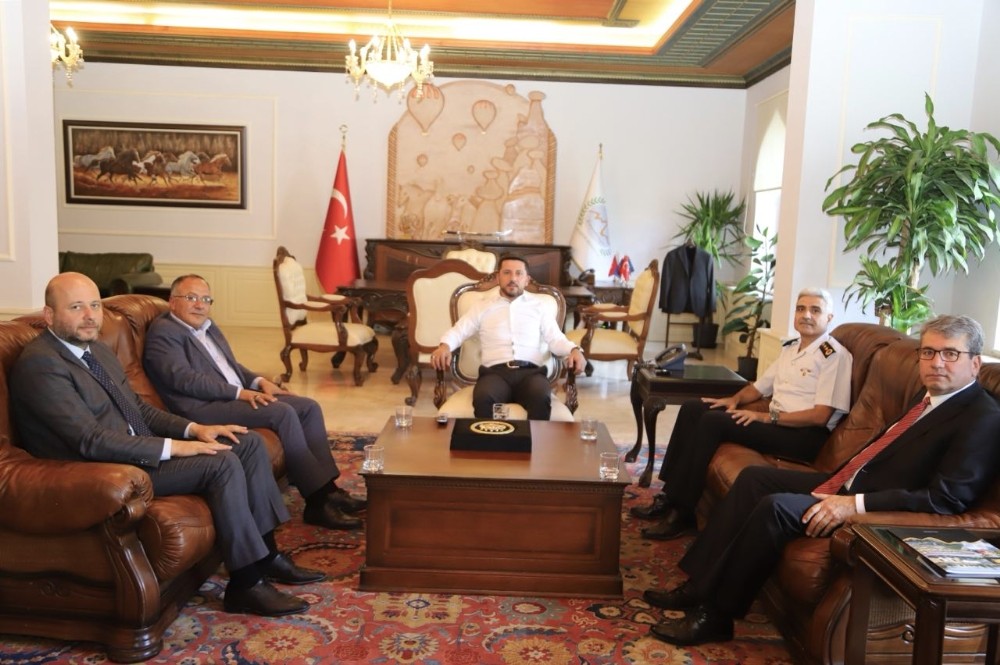 İl Jandarma Komutanı Erol, Nevşehir Belediye Başkanı Arı’yı ziyaret etti 