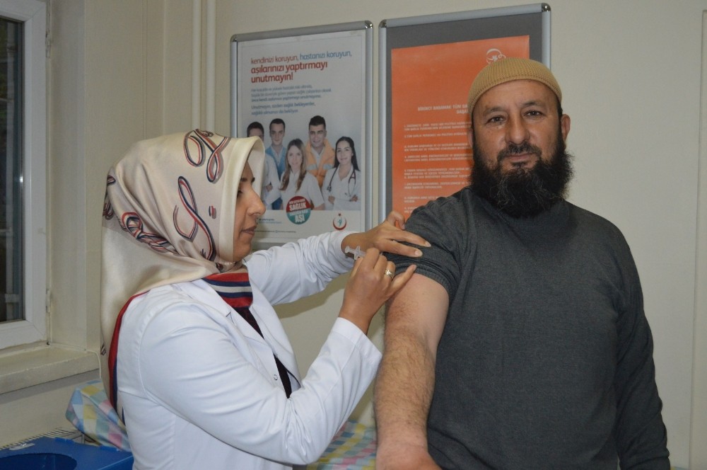 İl Sağlık Müdürlüğü’nden Hac Adaylarının Aşılama Saatlerine Ramazan Düzenlemesi 