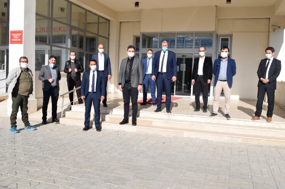 İl Sağlık Müdürü Kurnaz Ağrı’da açılan PCR laboratuvarını ziyaret etti 