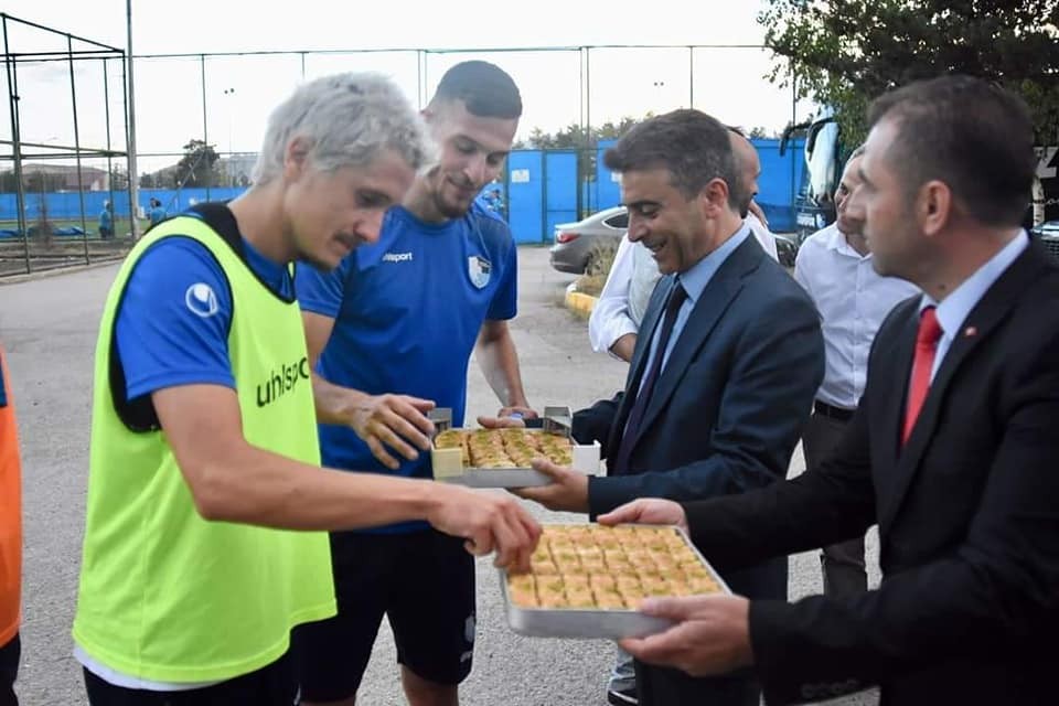 İl Sağlık Müdüründen BB Erzurumspor’a moral ziyareti 