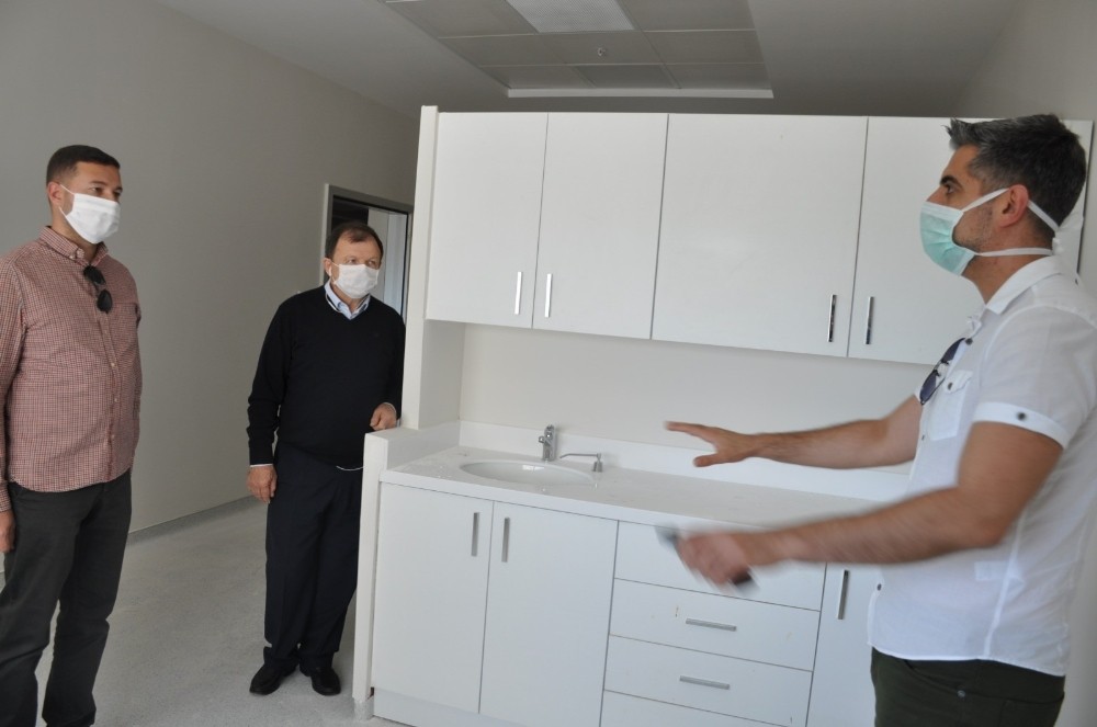 İl Sağlık Müdüründen hastanede inceleme 