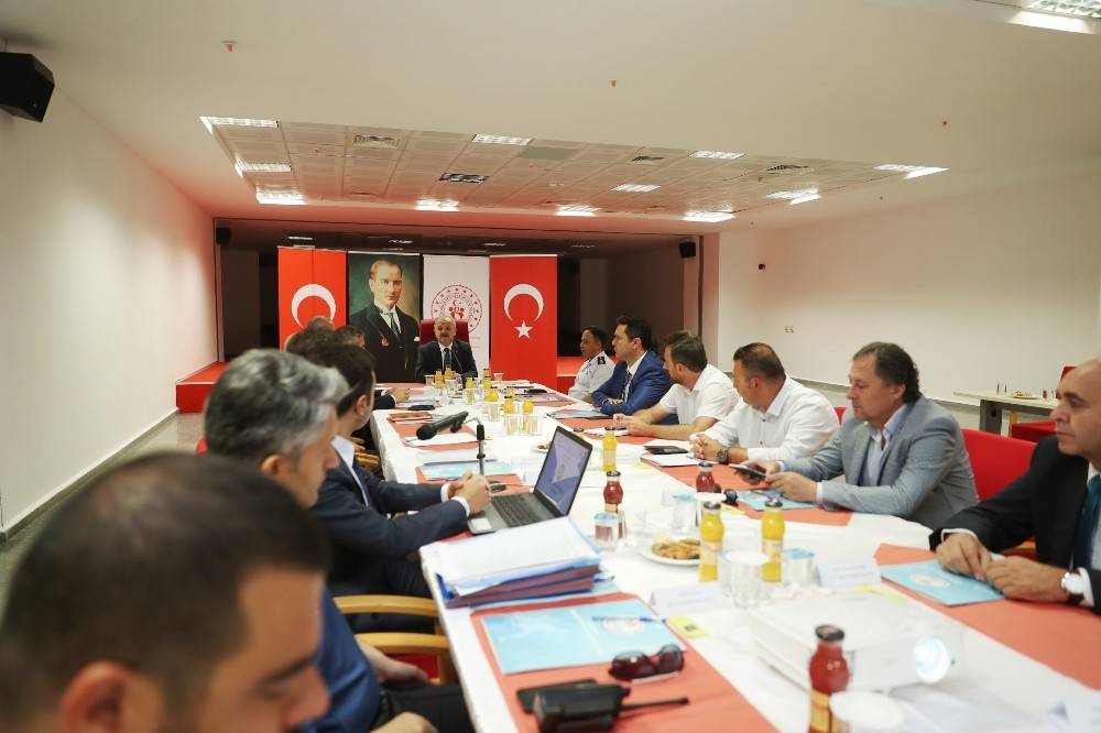 İl Spor Güvenlik Kurulu Vali Çakacak Başkanlığında toplandı 