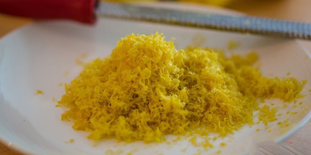 İlaç gibi bir besin karaciğer yağlanmasına birebir! Limon kabuğunda saklı 6 fayda