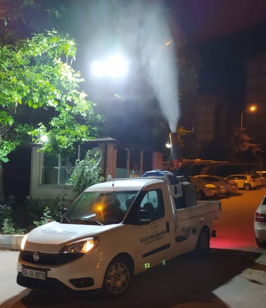 İlaçlama çalışmaları gece gündüz sürüyor 