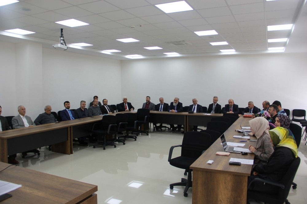 İlahiyat Fakültesi Vakfı mütevelli heyeti toplantısı gerçekleşti 