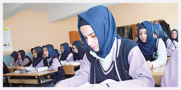 İlahiyatçılar üvey evlat mı?