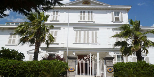 İlan bütçesi patrikhaneyi karıştırdı