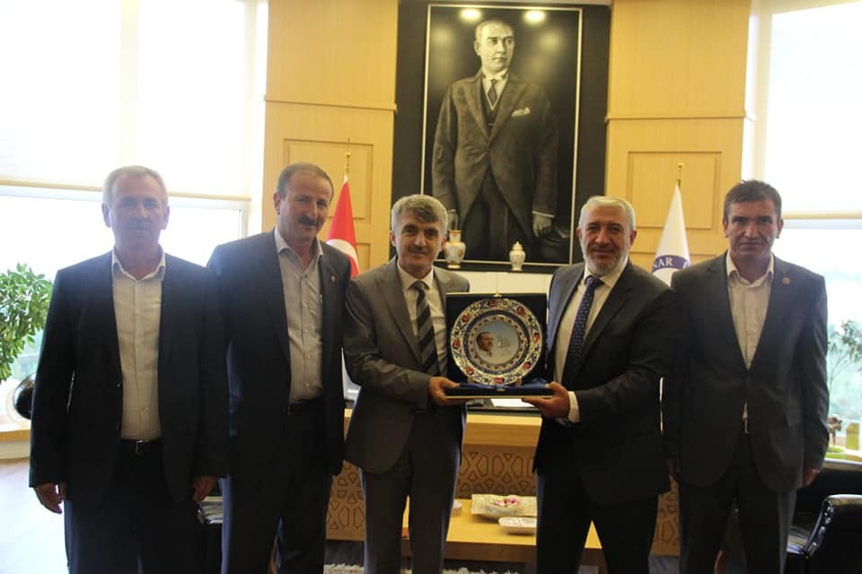 İlçe Başkanı Var’dan Rektör Uysal’a ziyaret 