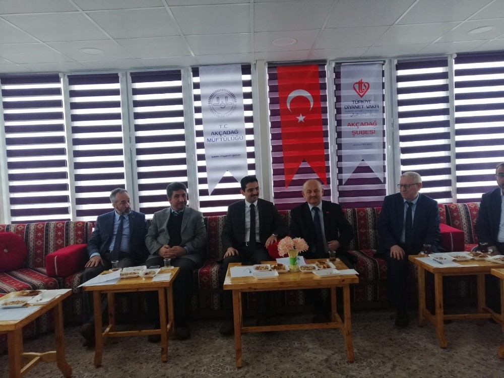 İlçe müftüleri toplantısı Akçadağ’da yapıldı 