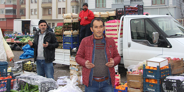 İlçe pazarı yirmi yıldır duayla kuruluyor