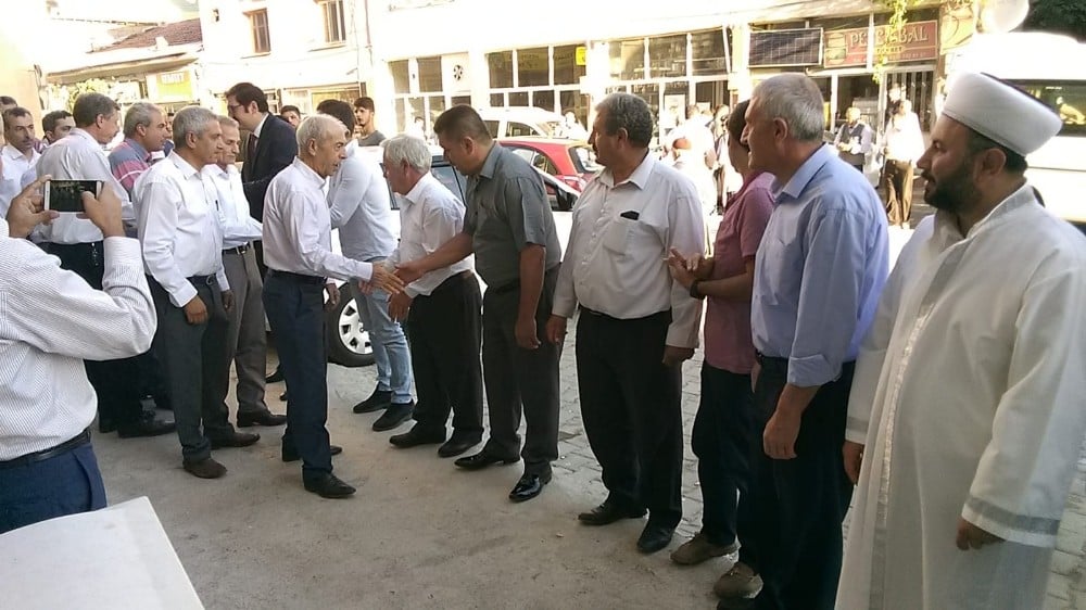 İlçe protokolü halkla bayramlaştı 