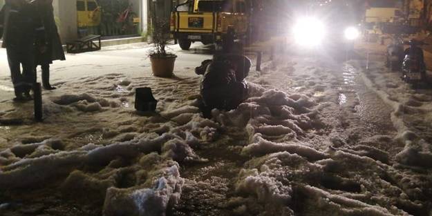 İlçeyi beyaza bürüdü! Marmaris'te dolu yağışı