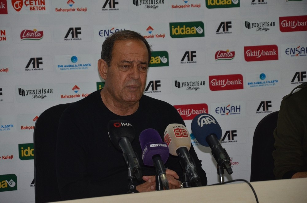 İldiz: “Birazcık gecikmeyle lige çıkmış olacağız” 