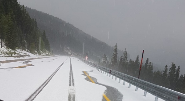 Ilgaz Dağı geçidi beyaza büründü