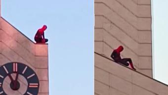 İlginç anlar! Spiderman kostümü giyip saat kulesine çıktı