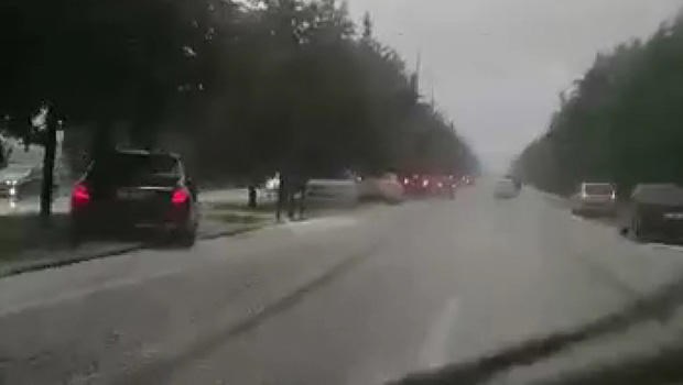 İlginç görüntü... Yollar birden boşaldı