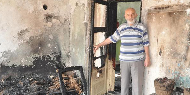 İlginç olay! Dumanla arı kovalarken evini yaktı