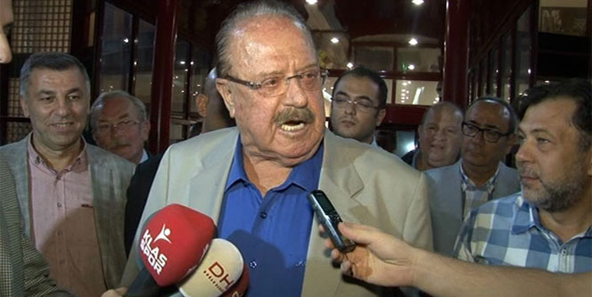 İlhan Cavcav birkaç saatte yeni hocayı kovdu