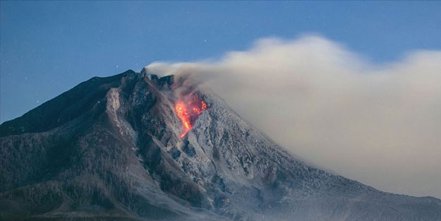 Ili Lewotolok Yanardağı'nda patlama