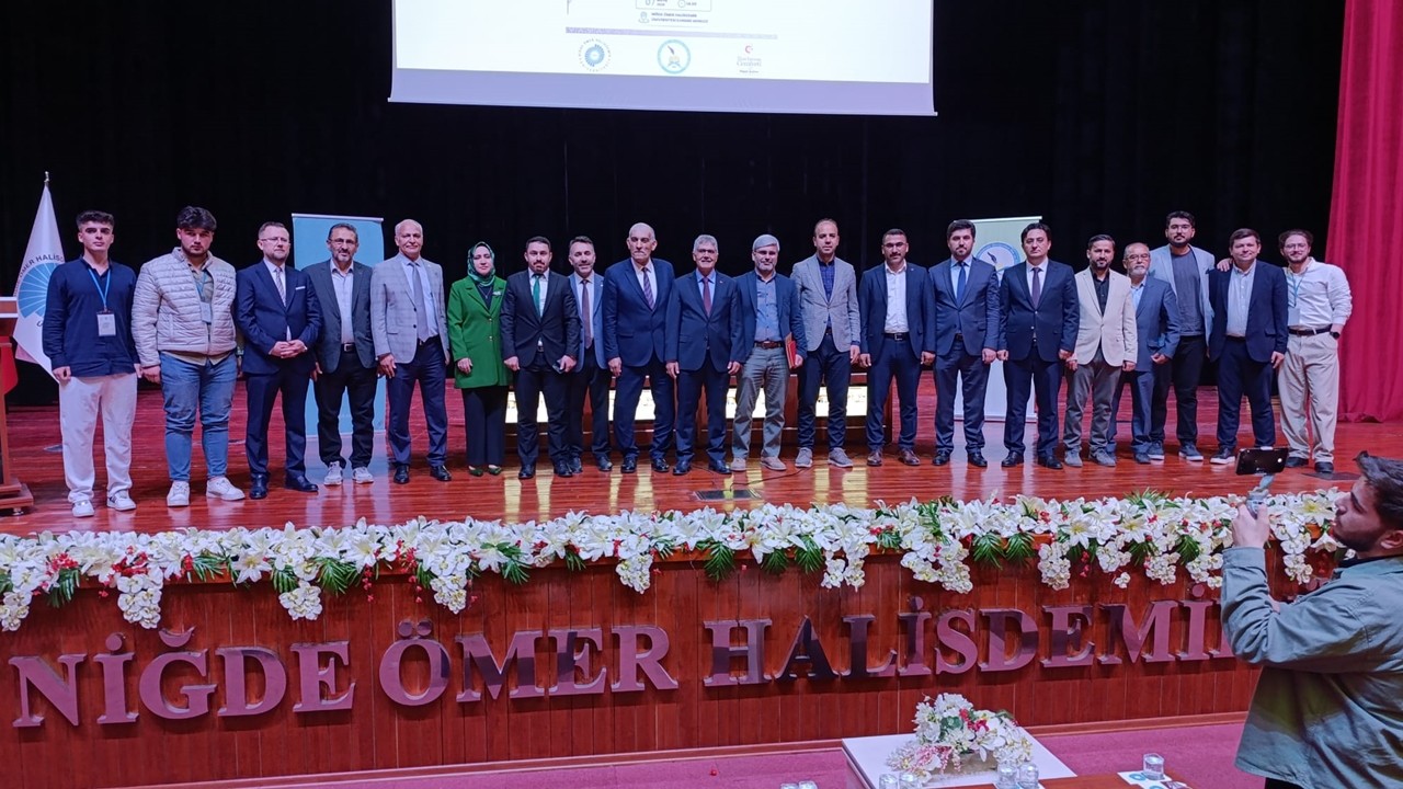 "İlim Yayma Cemiyeti Milli ve Manevî Nesil Yetiştirmek"...