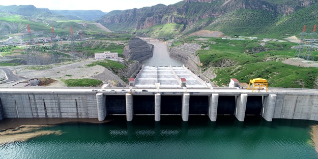 Ilısu Barajı'nda elektrik üretecek 6 türbinden ilki dönmeye başladı