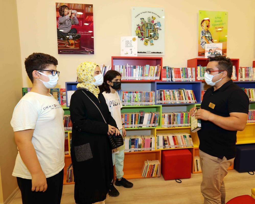 İlk AVM çocuk kütüphanesi!