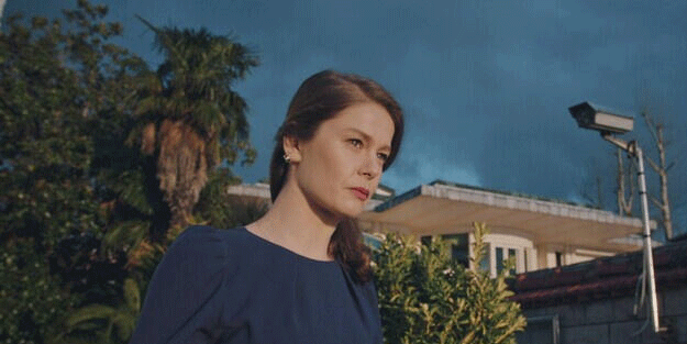 İlk bölümüyle skandala imza atan Camdaki Kız dizisine halk darbesi!