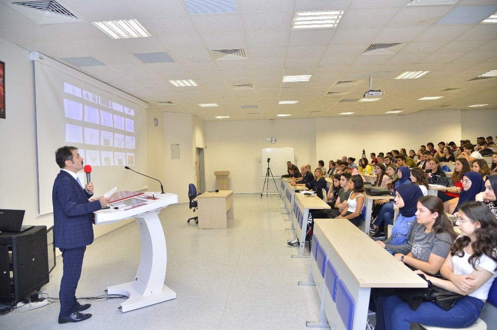 İlk ders Rektör Çiçek’ten 