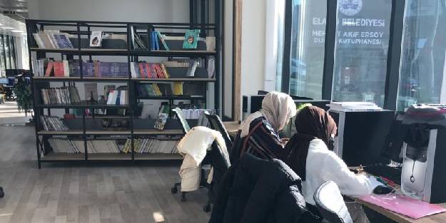 İlk dijital kütüphane büyük ilgi görüyor