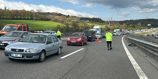 İlk dört günün bilançosu! 2 bin 453 kazada 26 ölü 3 bin 870 yaralı