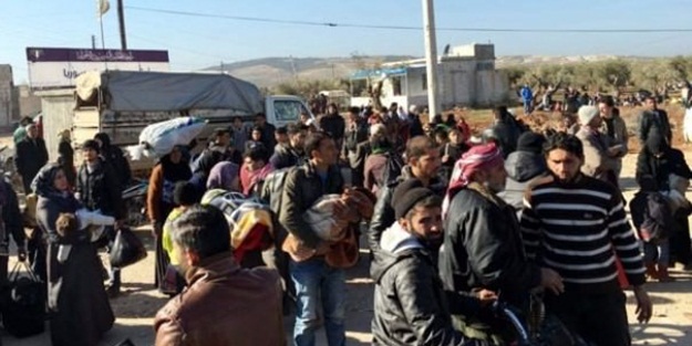 İlk gruplar Türkiye sınırında