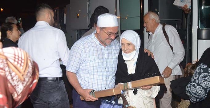 İlk hacı kafilesi yurda geldi