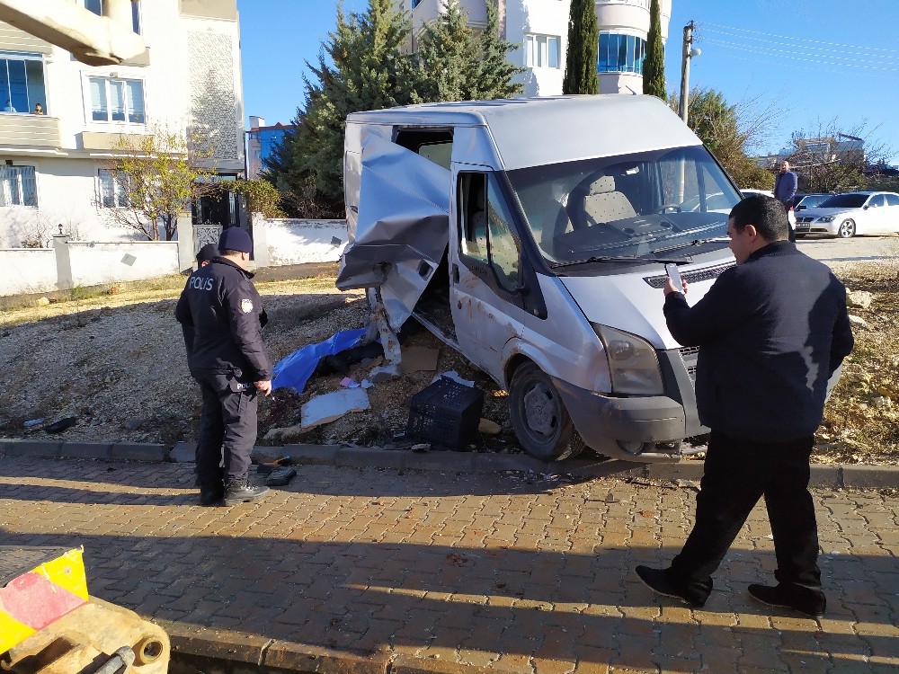 İlk kazadan kurtuldu, ikinci kazada hayatını kaybetti 