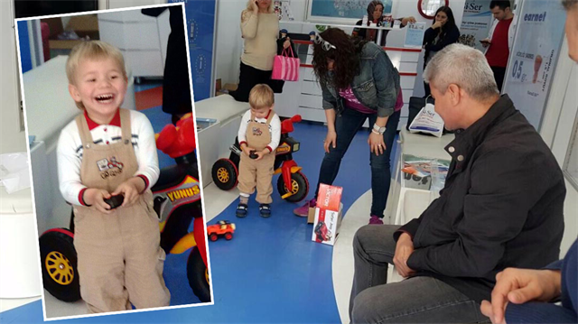 İlk kez duyan çocuk sesleri kahkahayla karşıladı