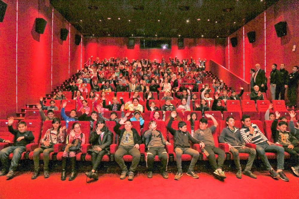 İlk kez film izlediler 