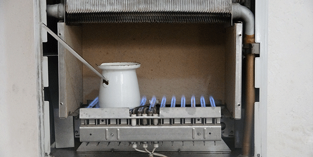 İlk kez görenler şaşkına dönüyor! Kombi ustasından çılgın test yöntemi