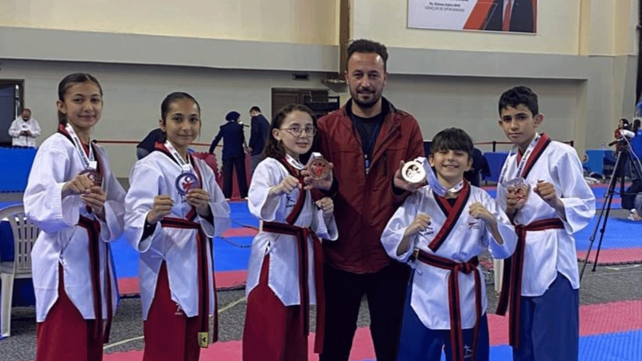 İlk kez müsabakaya çıkan taekwondoculardan büyük başarı